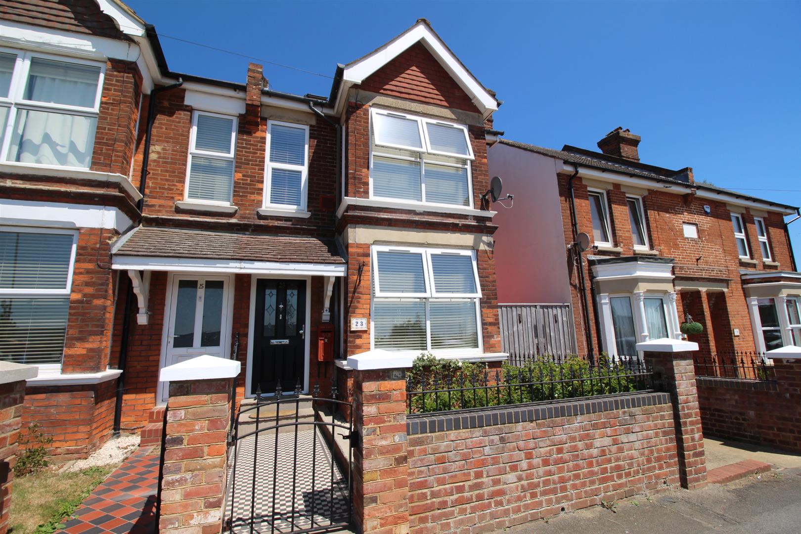 Sackville Crescent, Ashford